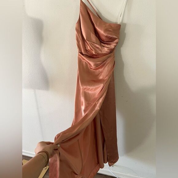 Davids Bridal Galina Signature charmeuse draped one-shoulder dress size 2 - Picture 9 of 13